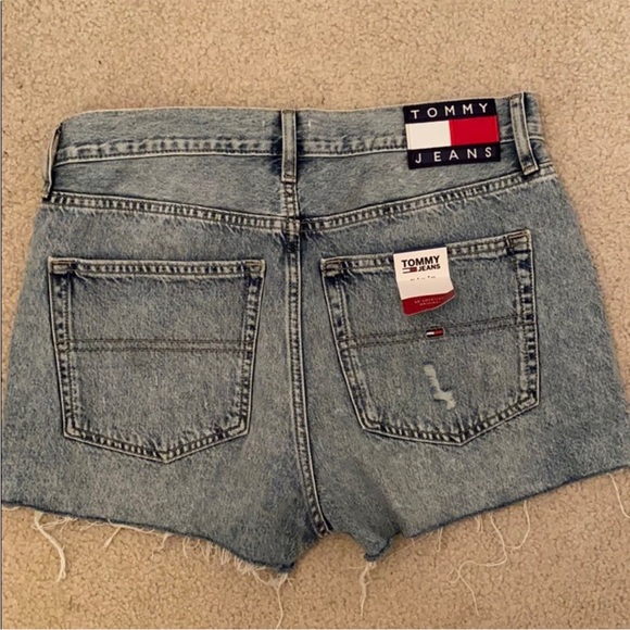 NWT—-Tommy Hilfiger Light Blue Jean Shorts - Picture 4 of 7